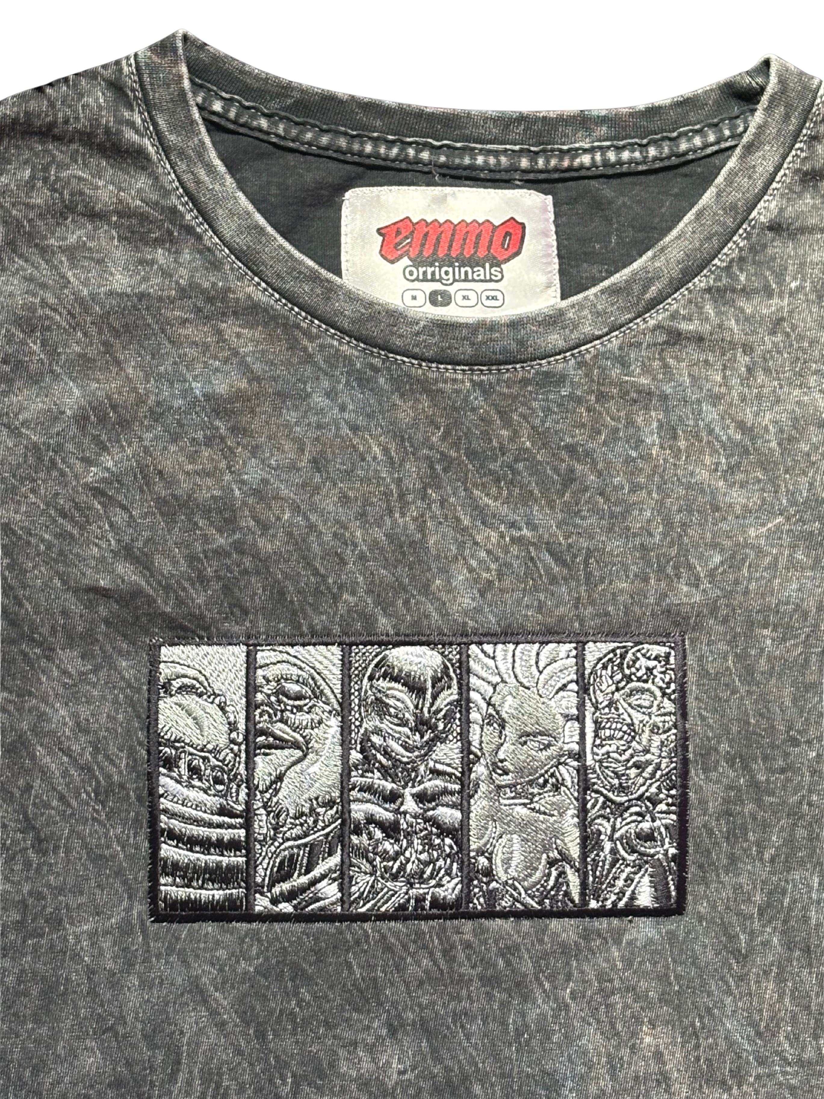 Polera Mineral Wash Berserk Villians