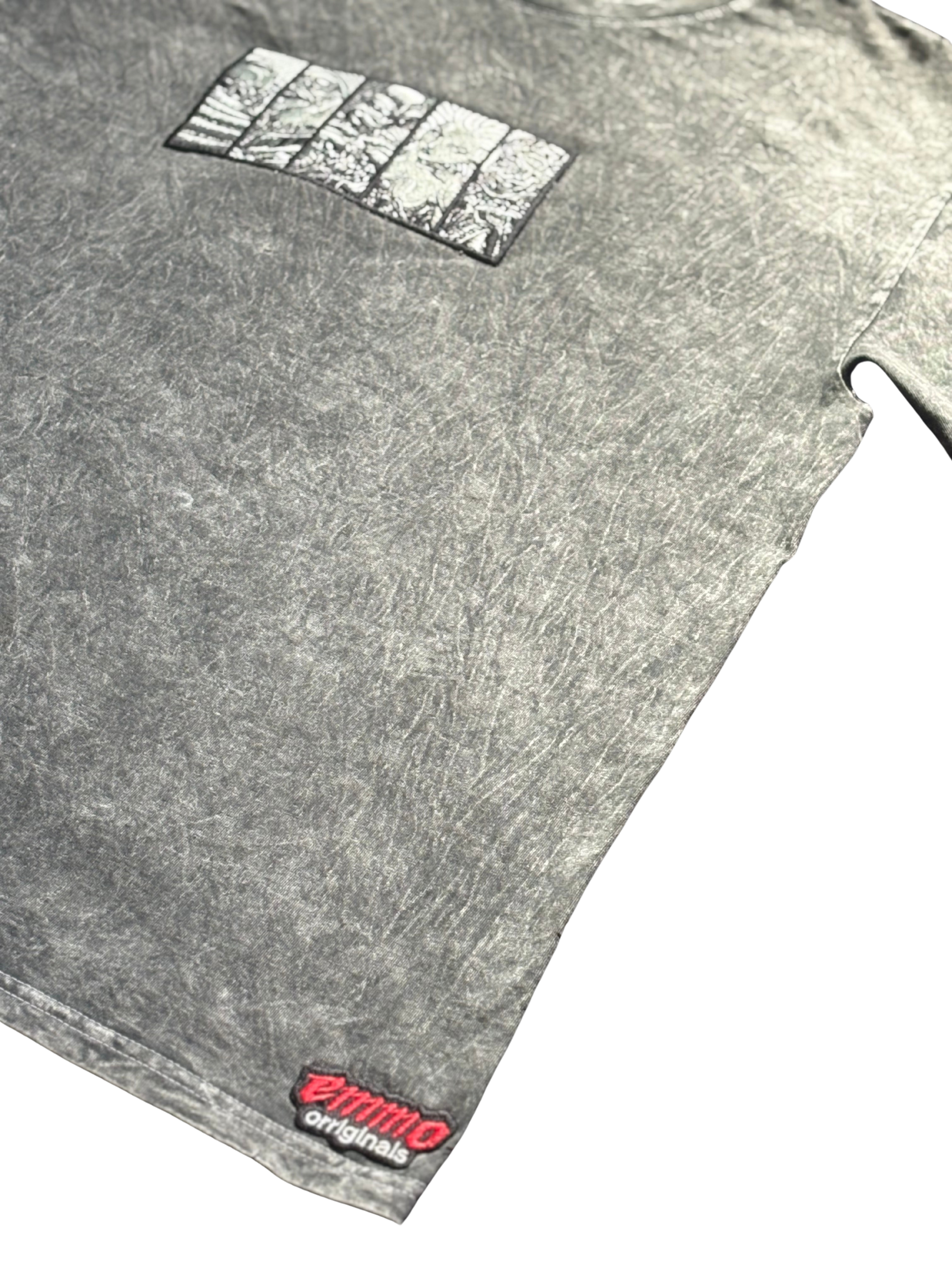 Polera Mineral Wash Berserk Villians